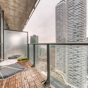 Stylish Newly Furnished With Beautiful View Toronto