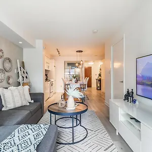 Luxury 2br Downtown W/ Cn Tower View Toronto