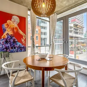  Apartment Spacious Corner Downtown Canada