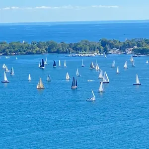 Lakeside Haven: Harbourfront With Million-dollar Views Toronto